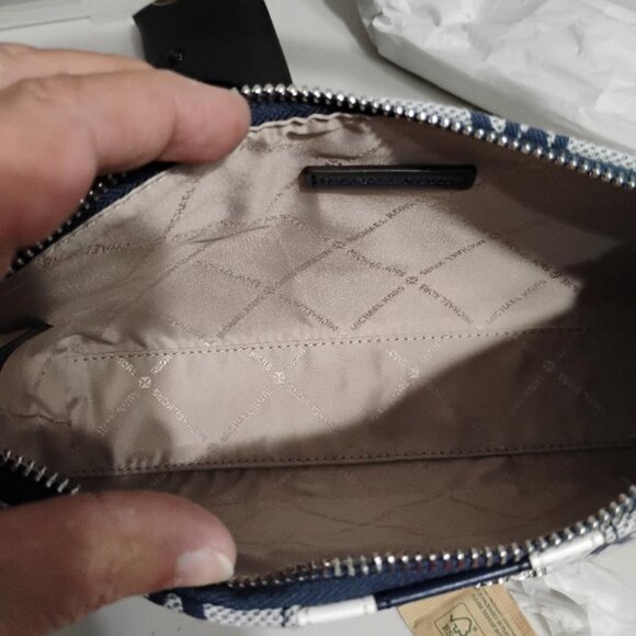 Michael Kors Jacquard & Leather Navy Blue Vincent Pouchette Bag  NWT - Picture 4 of 9
